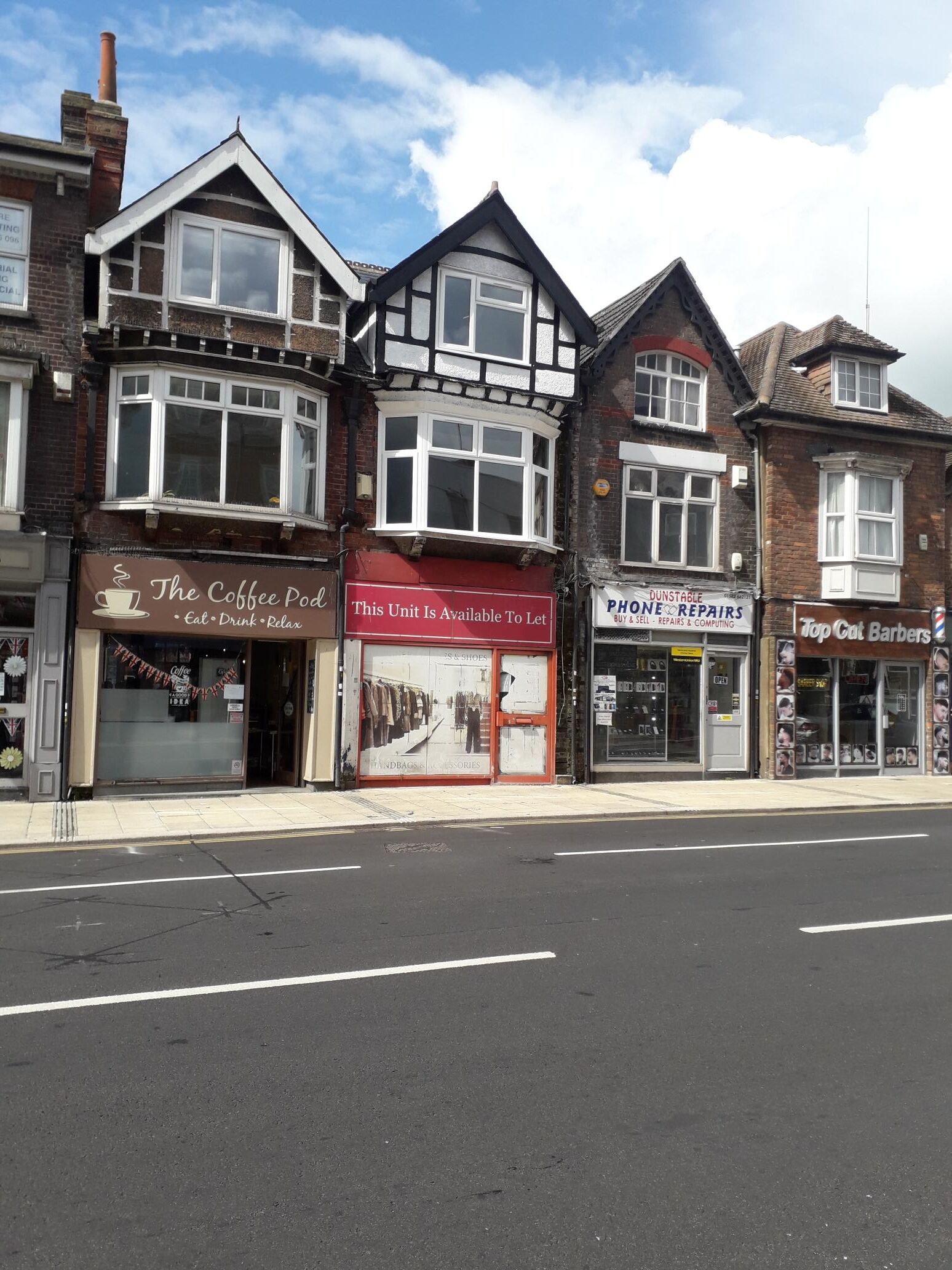 Privately owned building refurbishment Dunstable Town Council